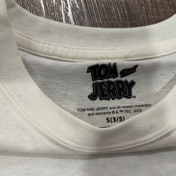 Tom and Jerry Women’s SIZE Small Short Sleeve T-shirt ivory (beige Rhinestones - Picture 8 of 8